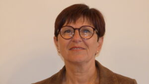 Evelyne THOMAS